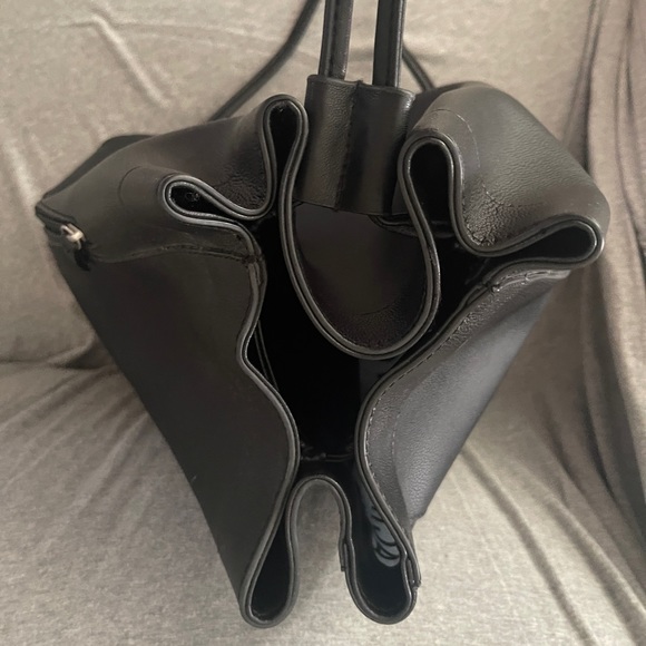 Backpack - Picture 4 of 9